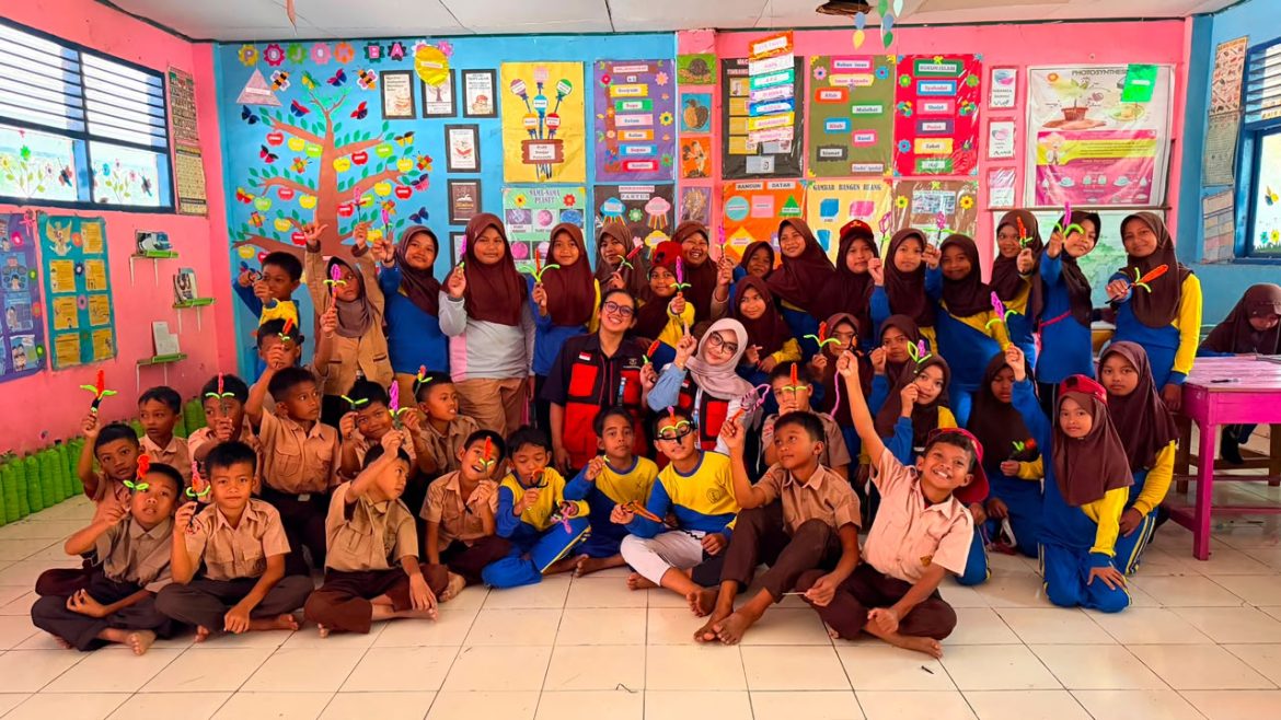 Inspirasi dari Bacaan Menjadi Karya, KKN Tematik Literasi UNHAS Hadirkan Program PENA (Penulisan berdasarkan Bacaan) untuk Asah Kreativitas Siswa SDN No. 110 Inpres Mattompodalle